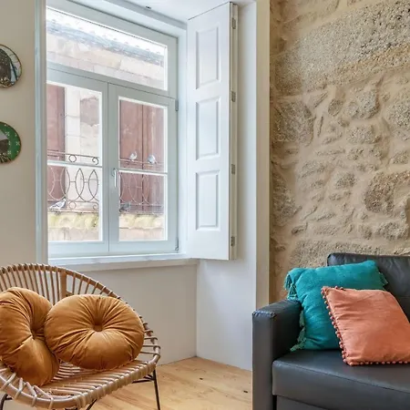 Riverside Cozy By Lovelystay