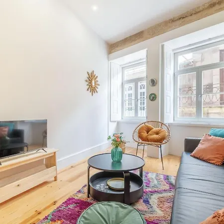 Apartment Riverside Cozy By Lovelystay