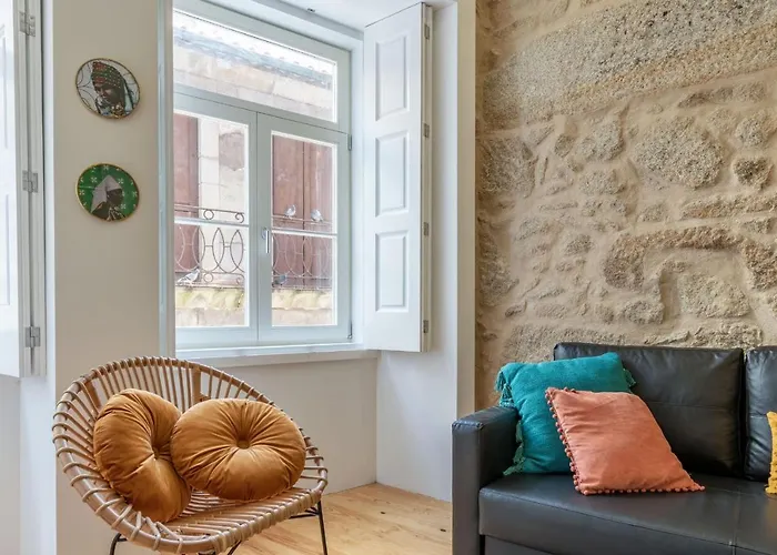 Riverside Cozy By Lovelystay