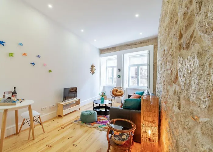 Riverside Cozy By Lovelystay