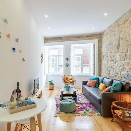 Riverside Cozy By Lovelystay