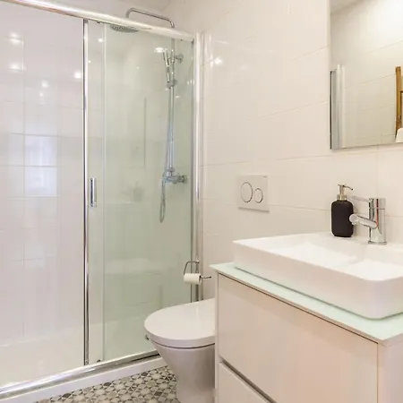 Riverside Cozy By Lovelystay