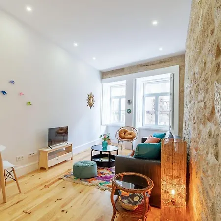 Riverside Cozy By Lovelystay