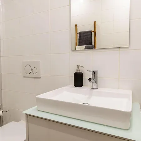 דירה Riverside Cozy By Lovelystay